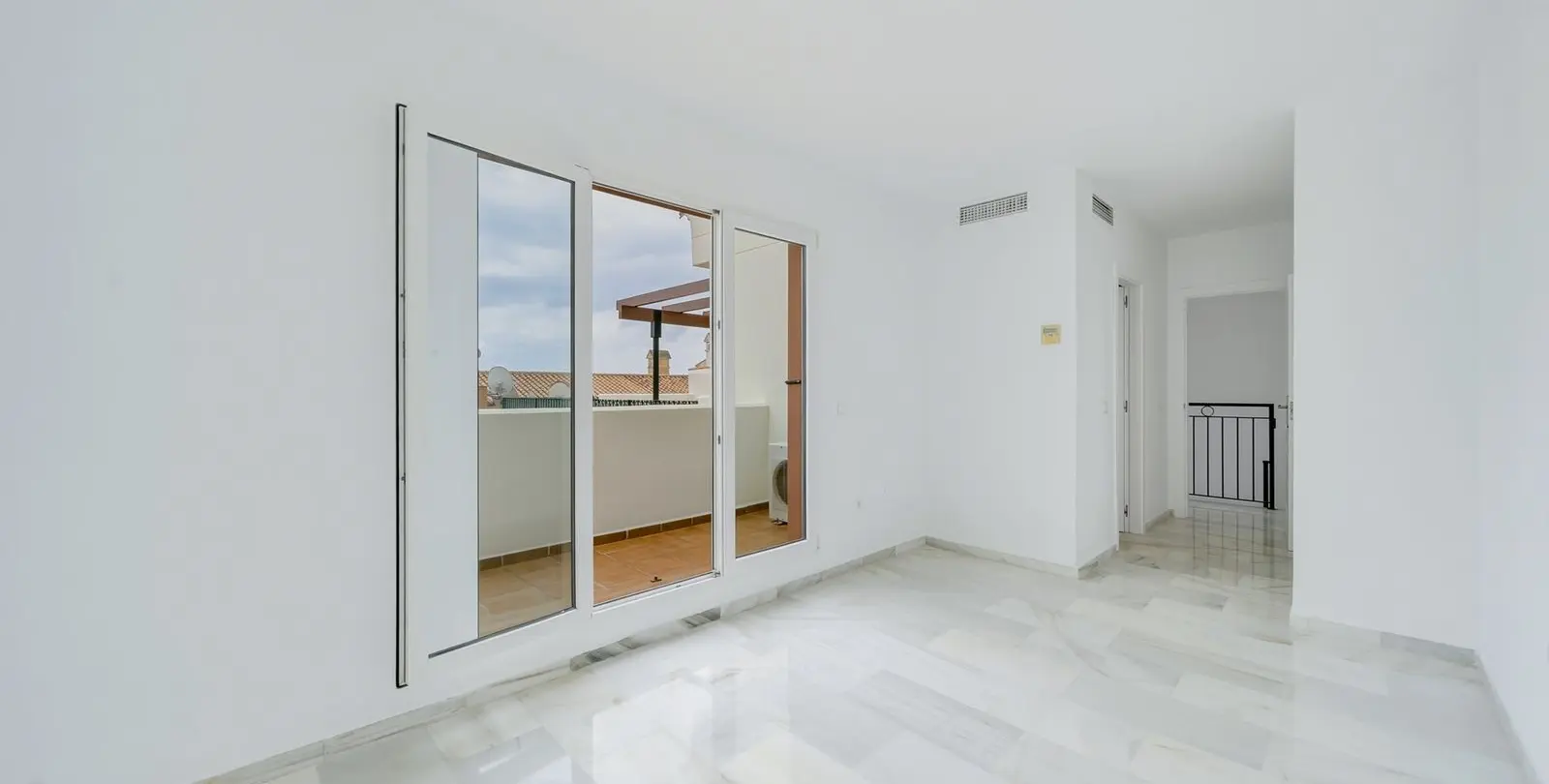 Sale of penthouse duplex in Benalmadena Costa 22