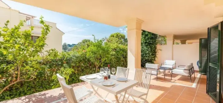 Продажа апартаментов на среднем этаже в Marbella 0