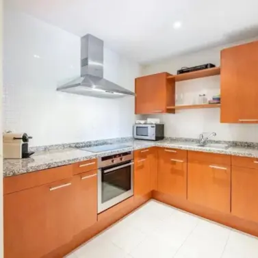 Продажа апартаментов на среднем этаже в Marbella