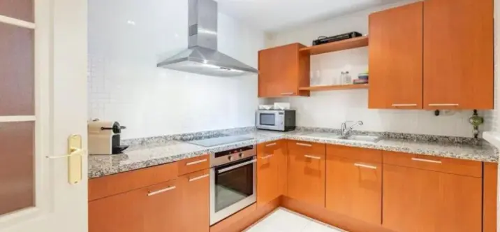 Продажа апартаментов на среднем этаже в Marbella 3