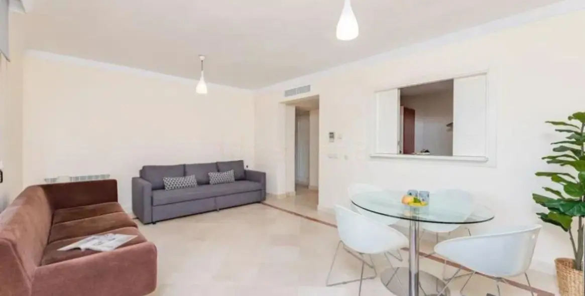 Продажа апартаментов на среднем этаже в Marbella 9