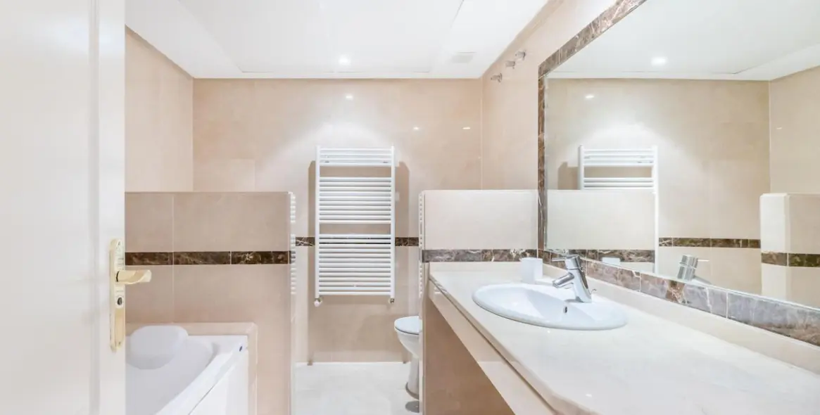 Продажа апартаментов на среднем этаже в Marbella 20