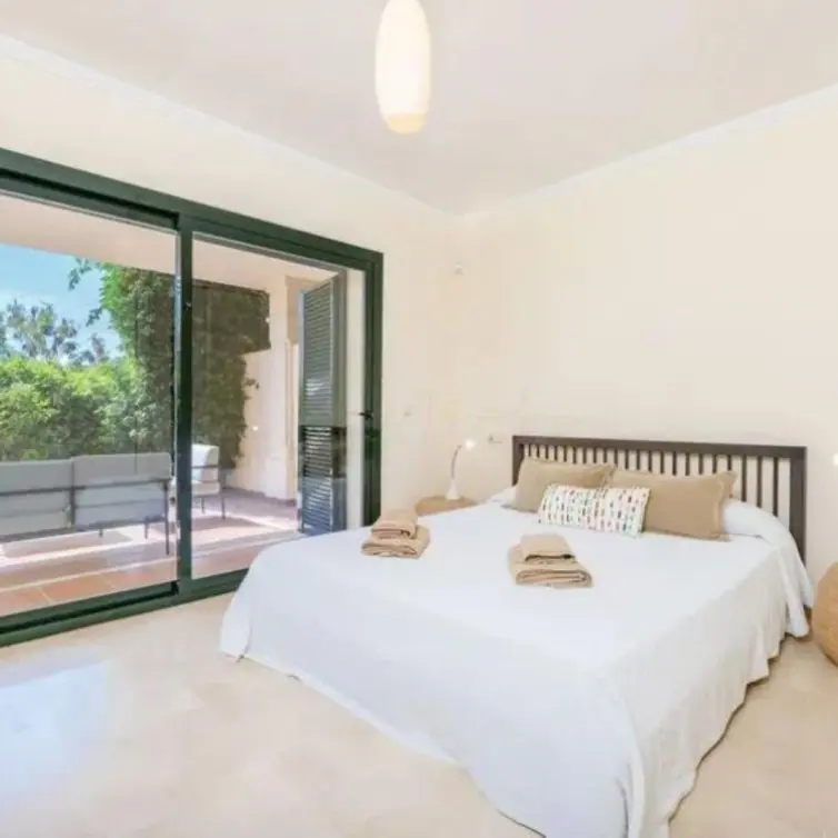 Sale of middle floor apartment in Marbella