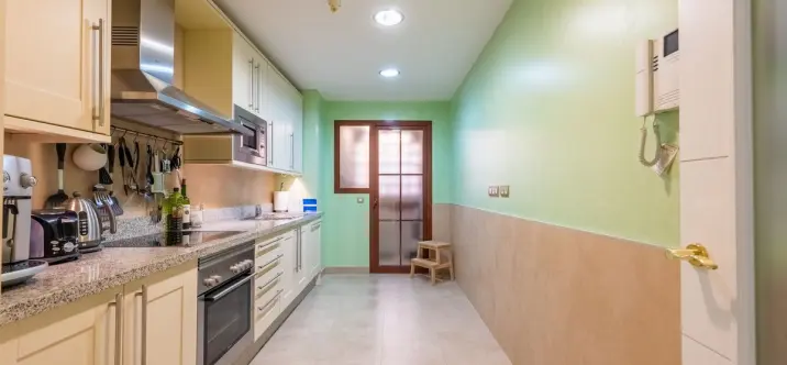 Sale of middle floor apartment in Benahavís 4