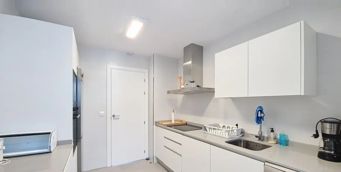 Продажа апартаментов на среднем этаже в Casares 13