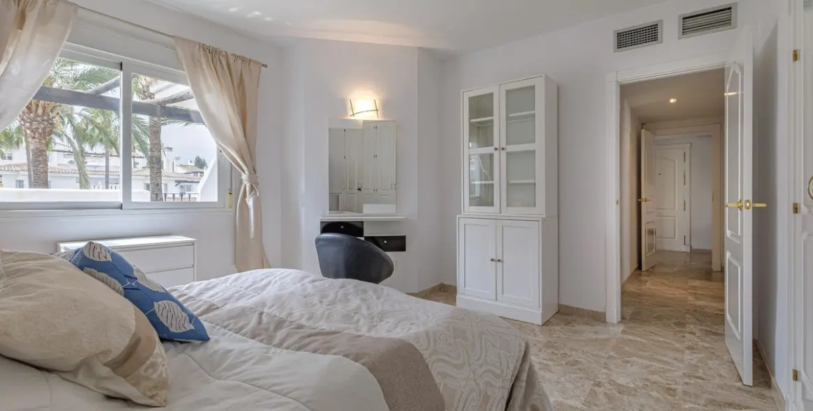 Sale of penthouse duplex in Marbella 10