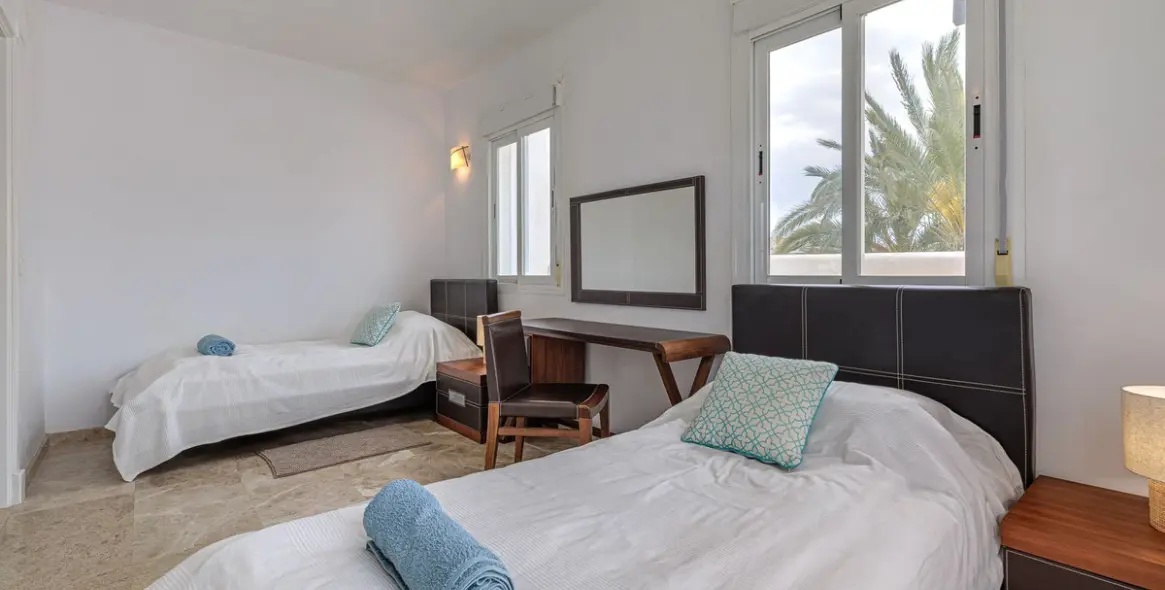 Sale of penthouse duplex in Marbella 16