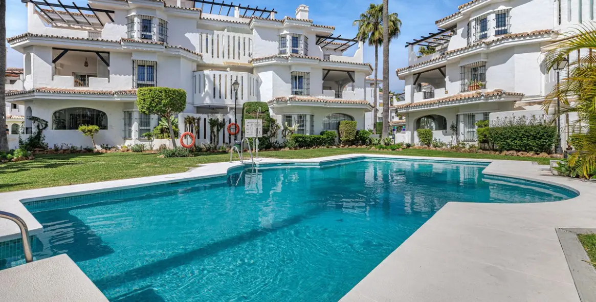 Sale of penthouse duplex in Marbella 23