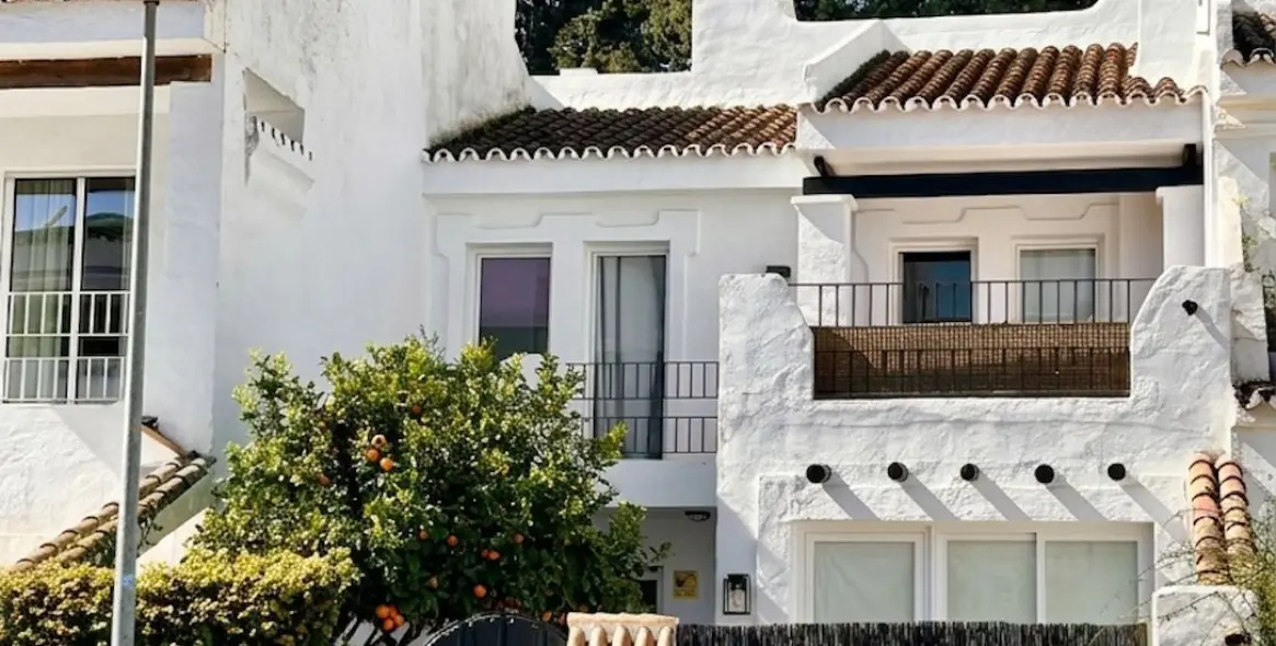 Sale of townhouse in Nueva Andalucía 2