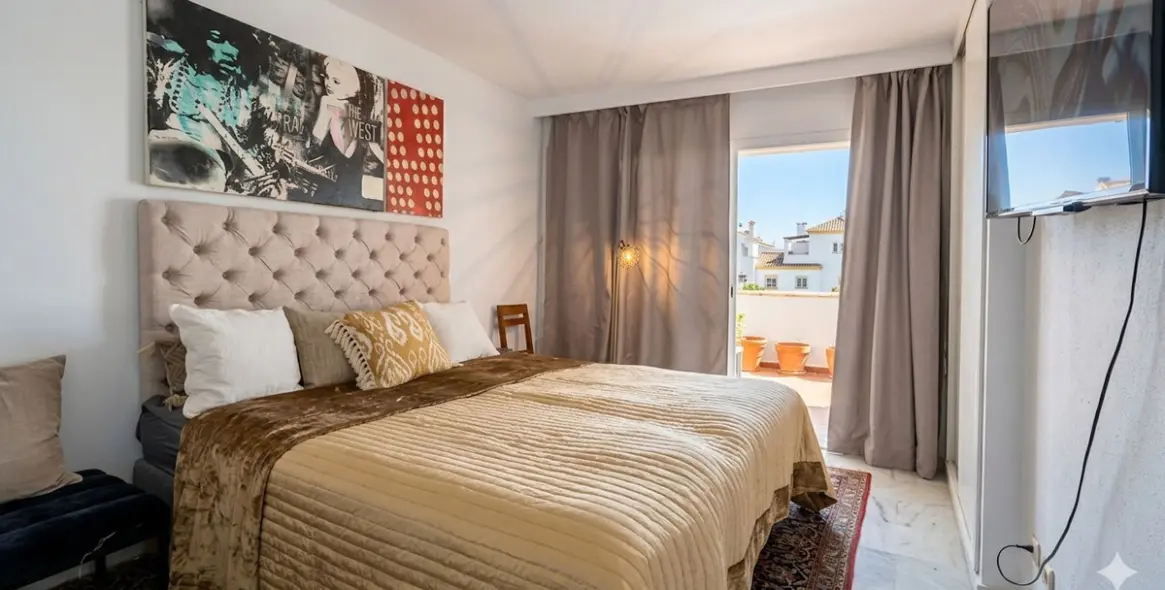 Sale of townhouse in Nueva Andalucía 16