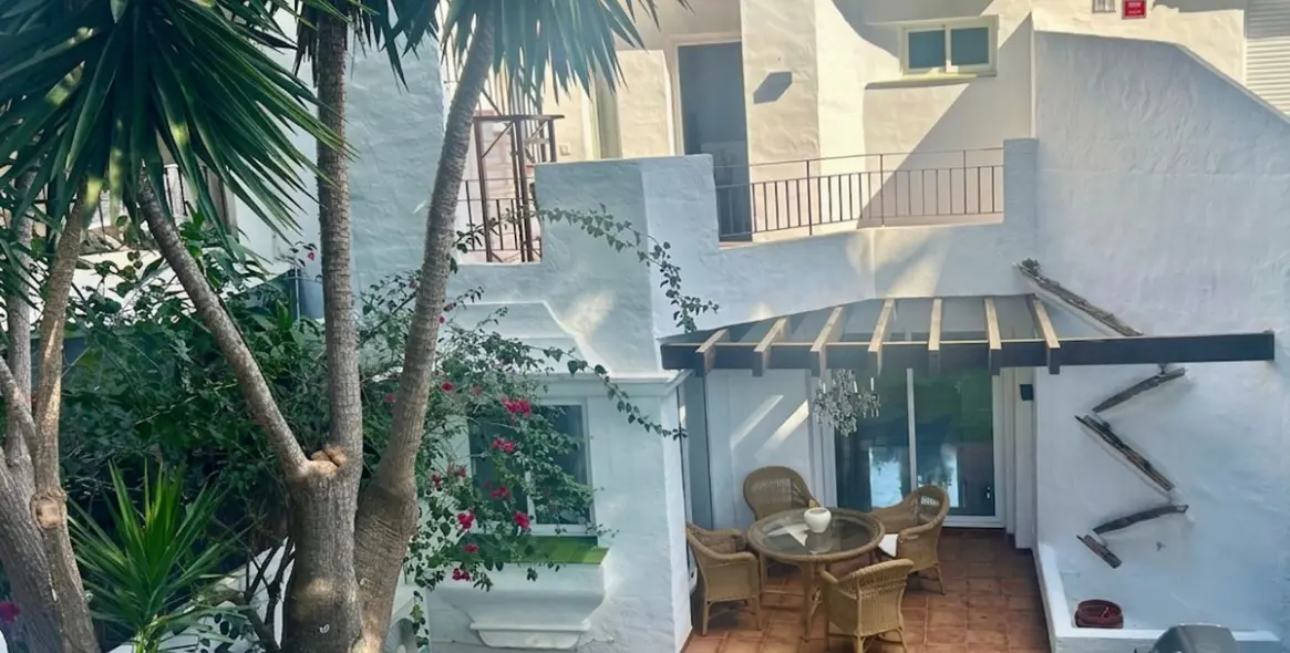 Sale of townhouse in Nueva Andalucía 19