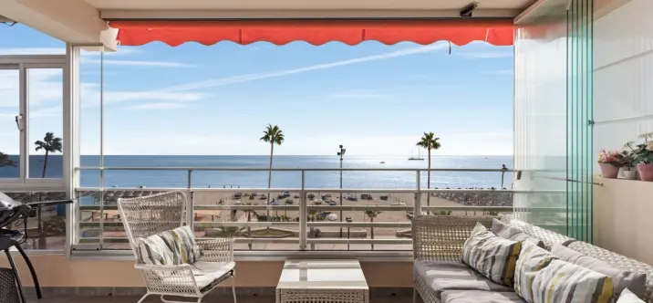 Venta de apartamento en planta media en Fuengirola 2