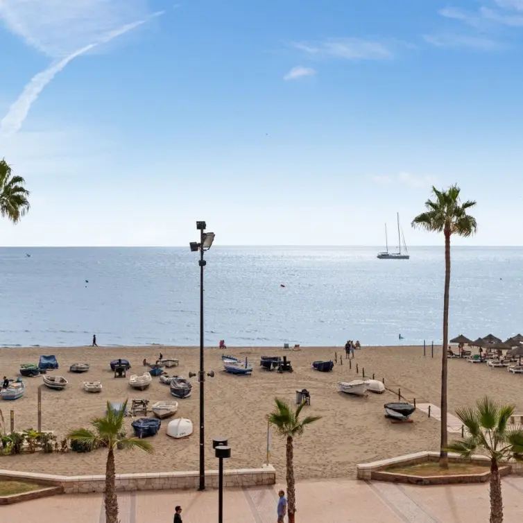 Продажа апартаментов на среднем этаже в Fuengirola