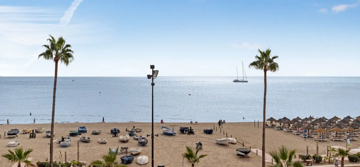 Продажа апартаментов на среднем этаже в Fuengirola 0