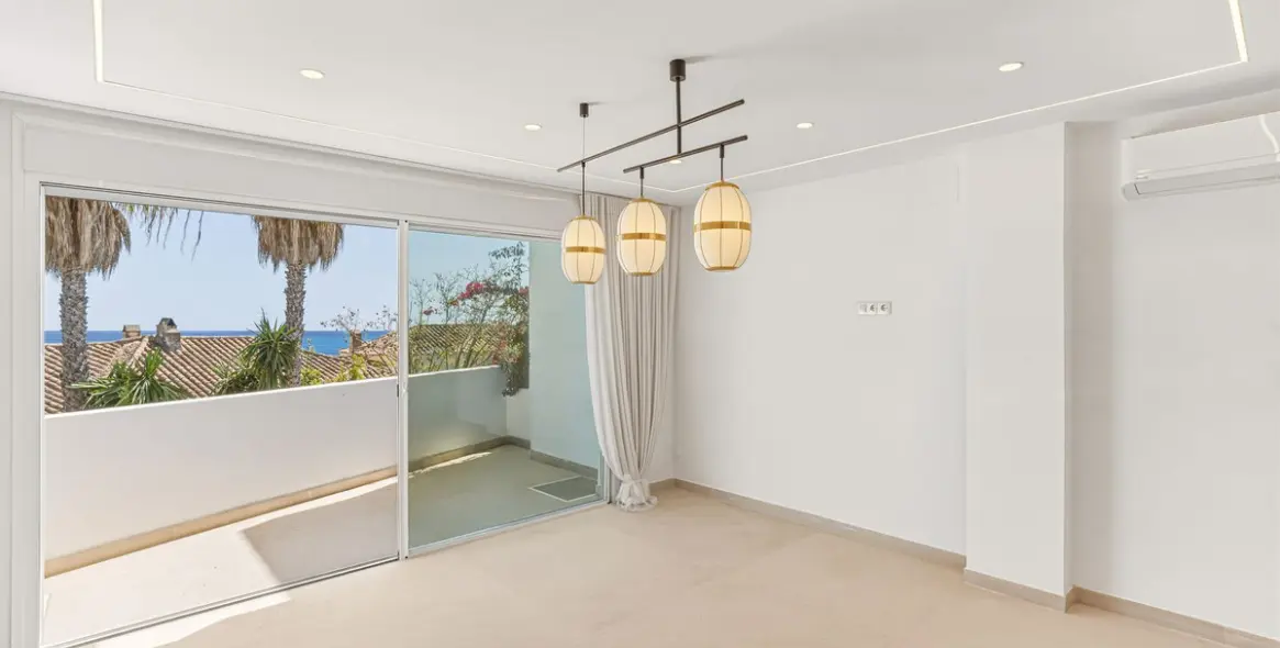 Sale of townhouse in Altos de los Monteros 3