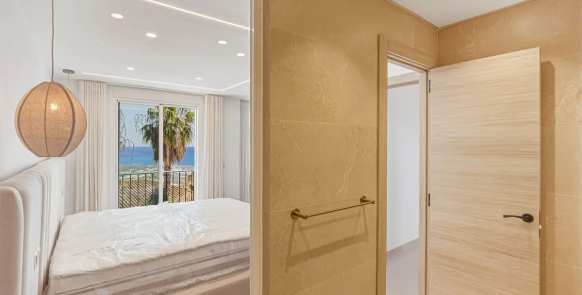 Sale of townhouse in Altos de los Monteros 5