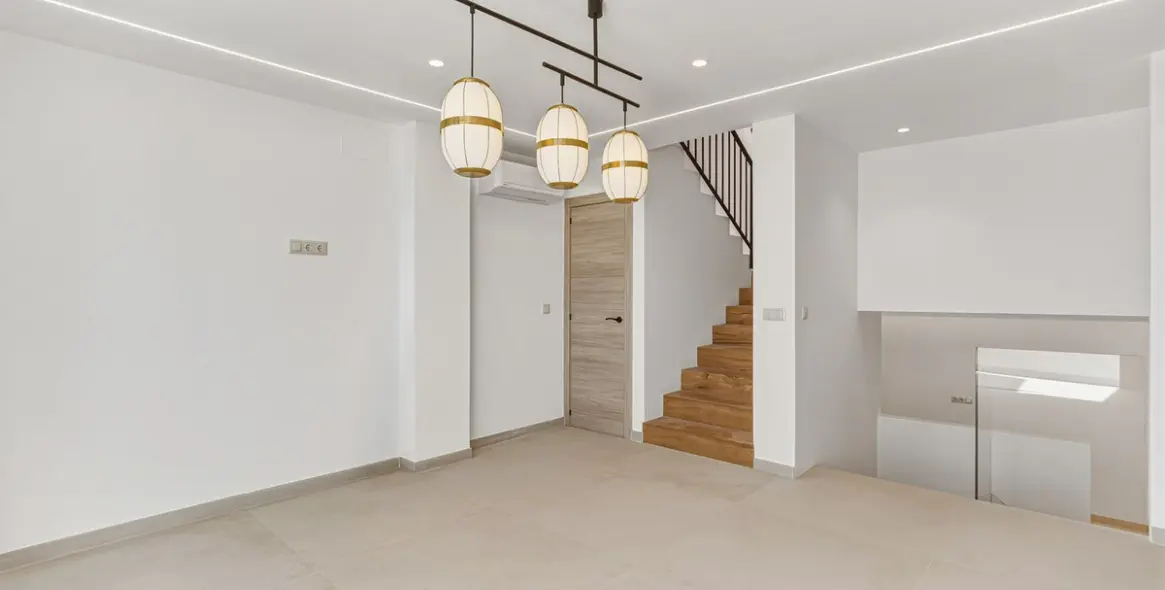 Sale of townhouse in Altos de los Monteros 7