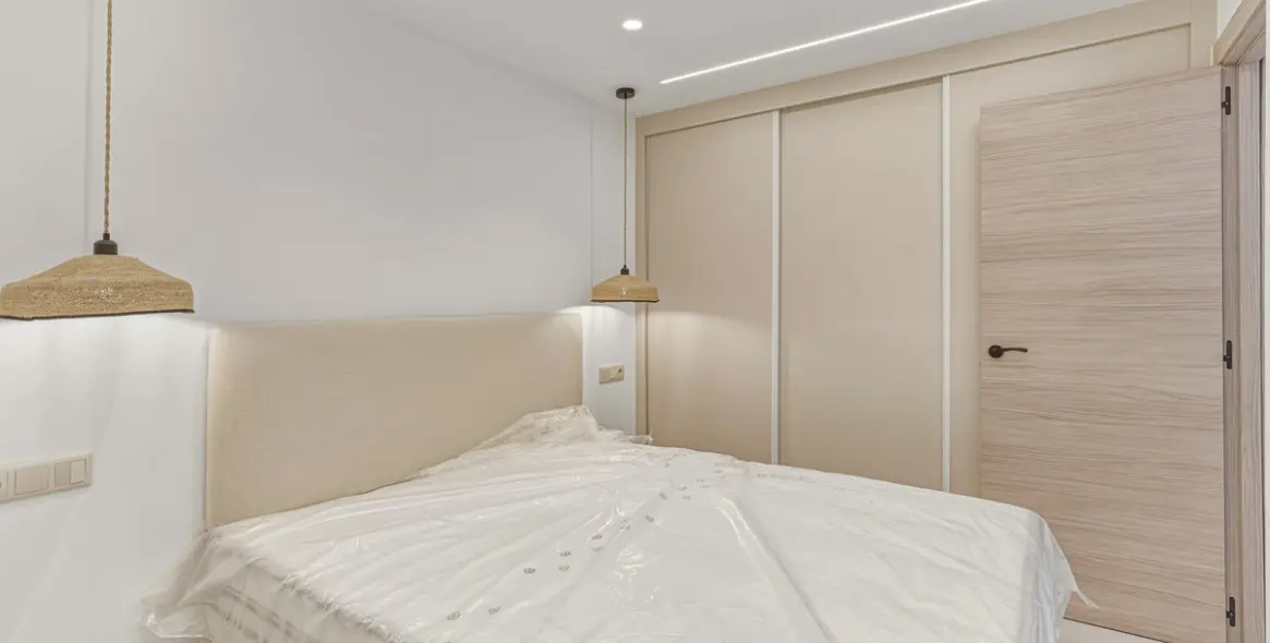 Sale of townhouse in Altos de los Monteros 13