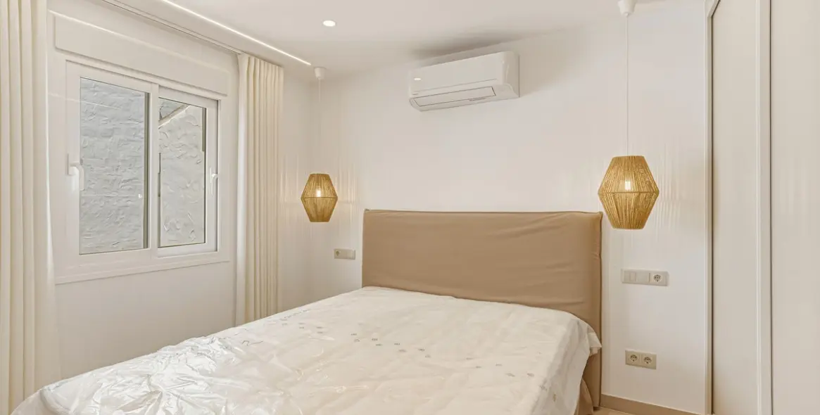 Sale of townhouse in Altos de los Monteros 22