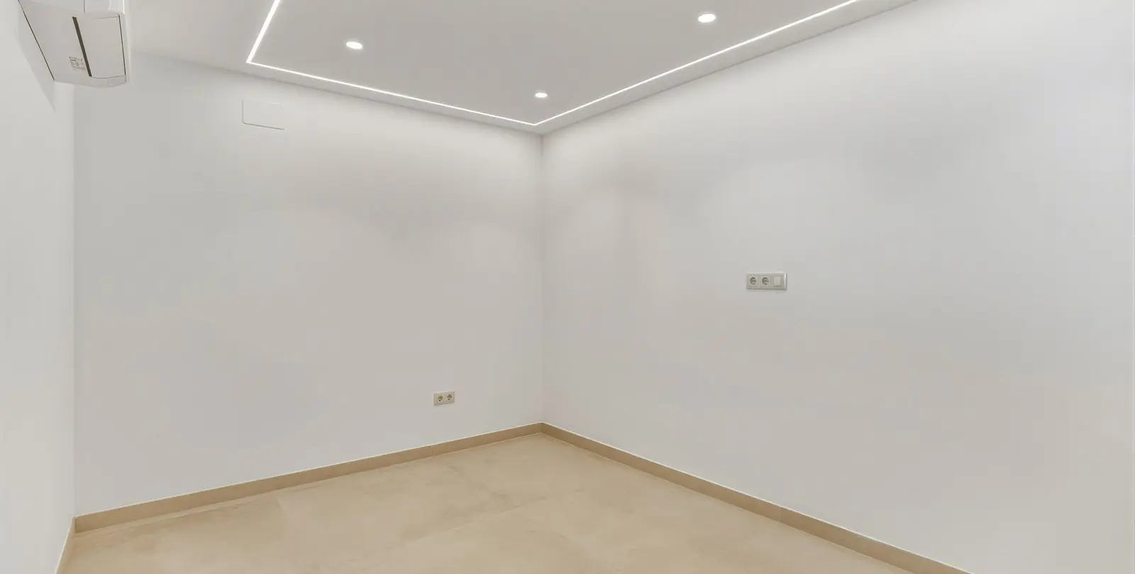 Sale of townhouse in Altos de los Monteros 10