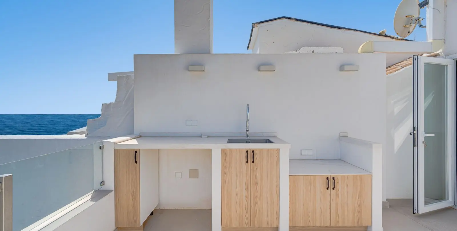Sale of townhouse in Altos de los Monteros 30
