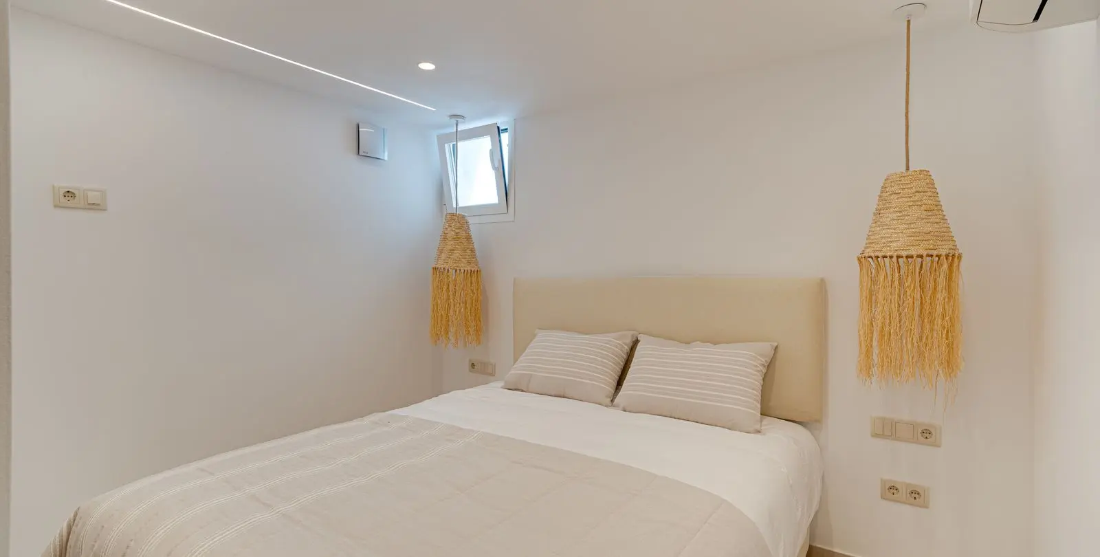 Sale of townhouse in Altos de los Monteros 35