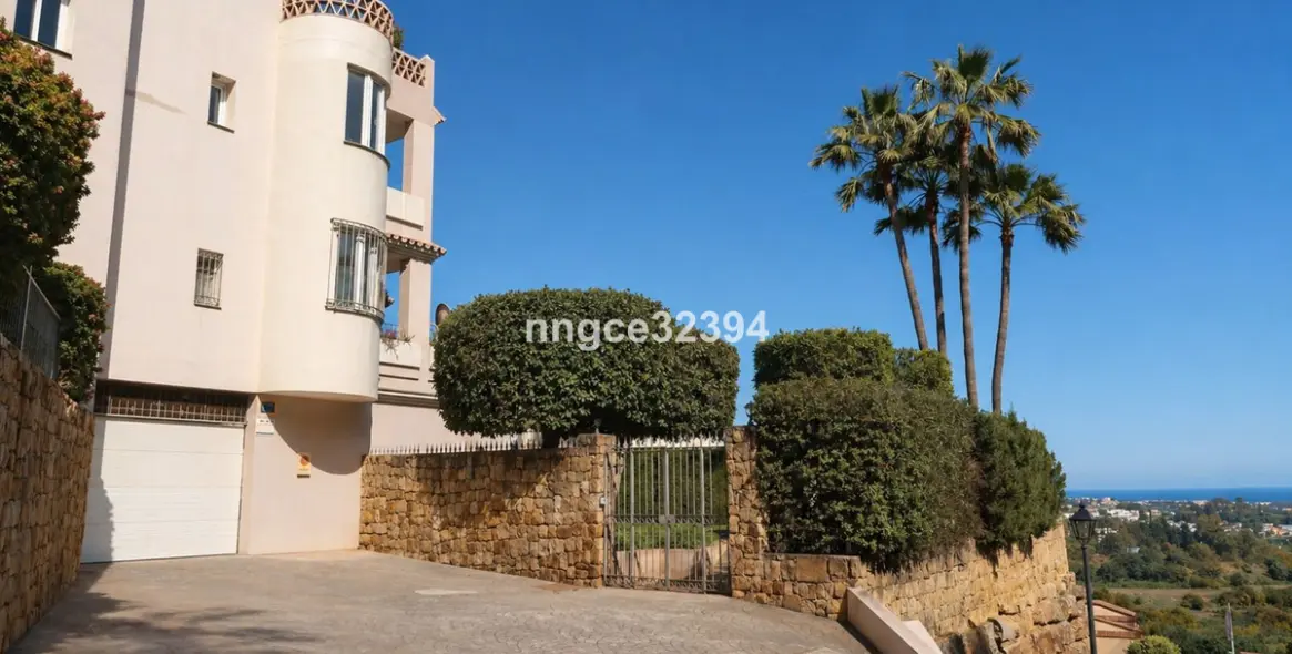 Sale of penthouse in Benahavís 35