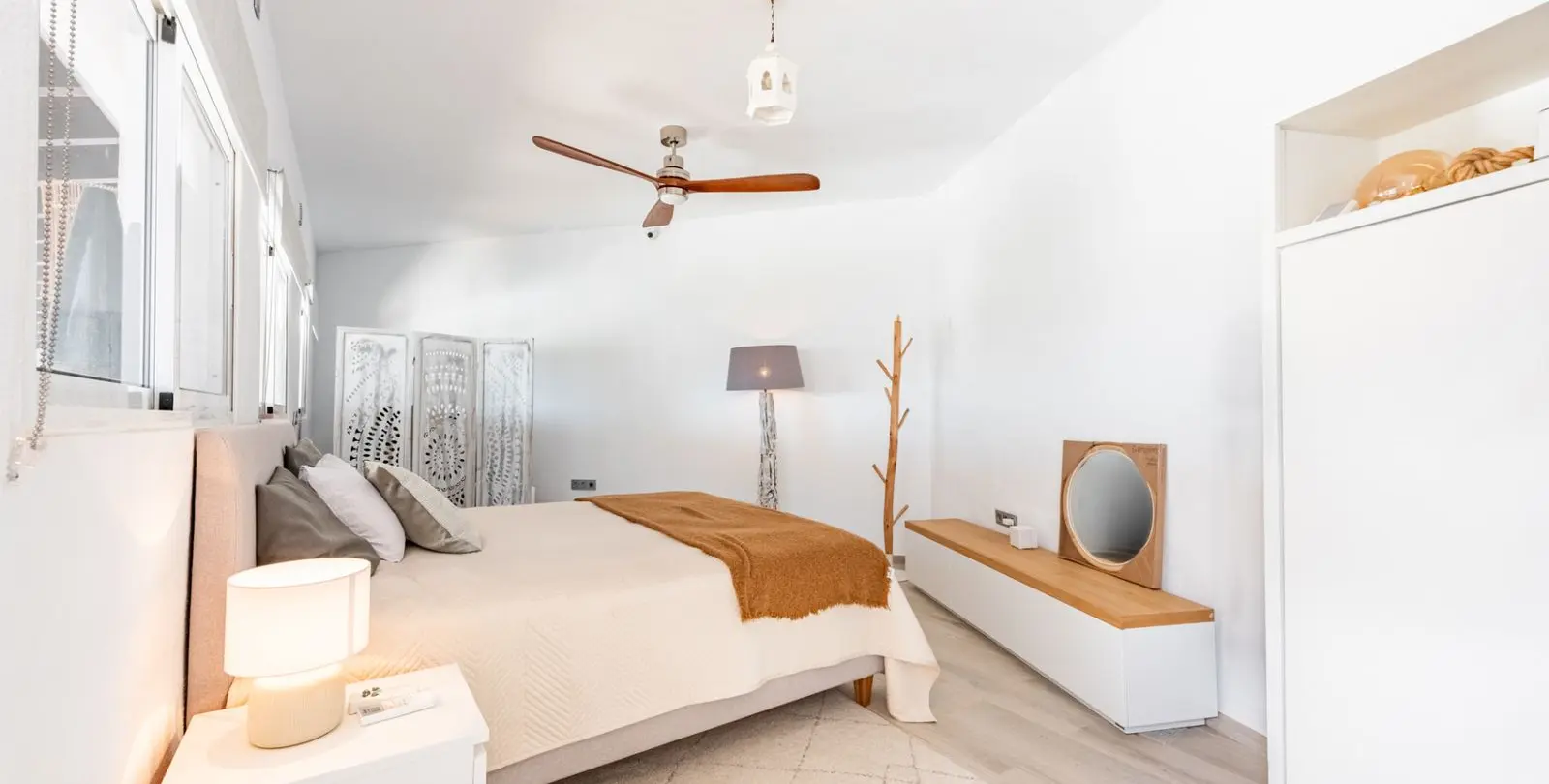 Venta de casa pareada en Istán 16