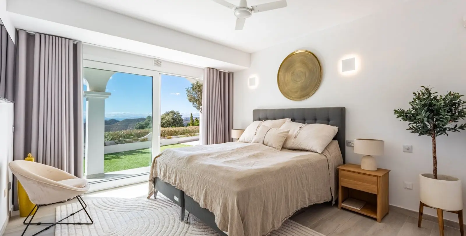 Venta de casa pareada en Istán 22