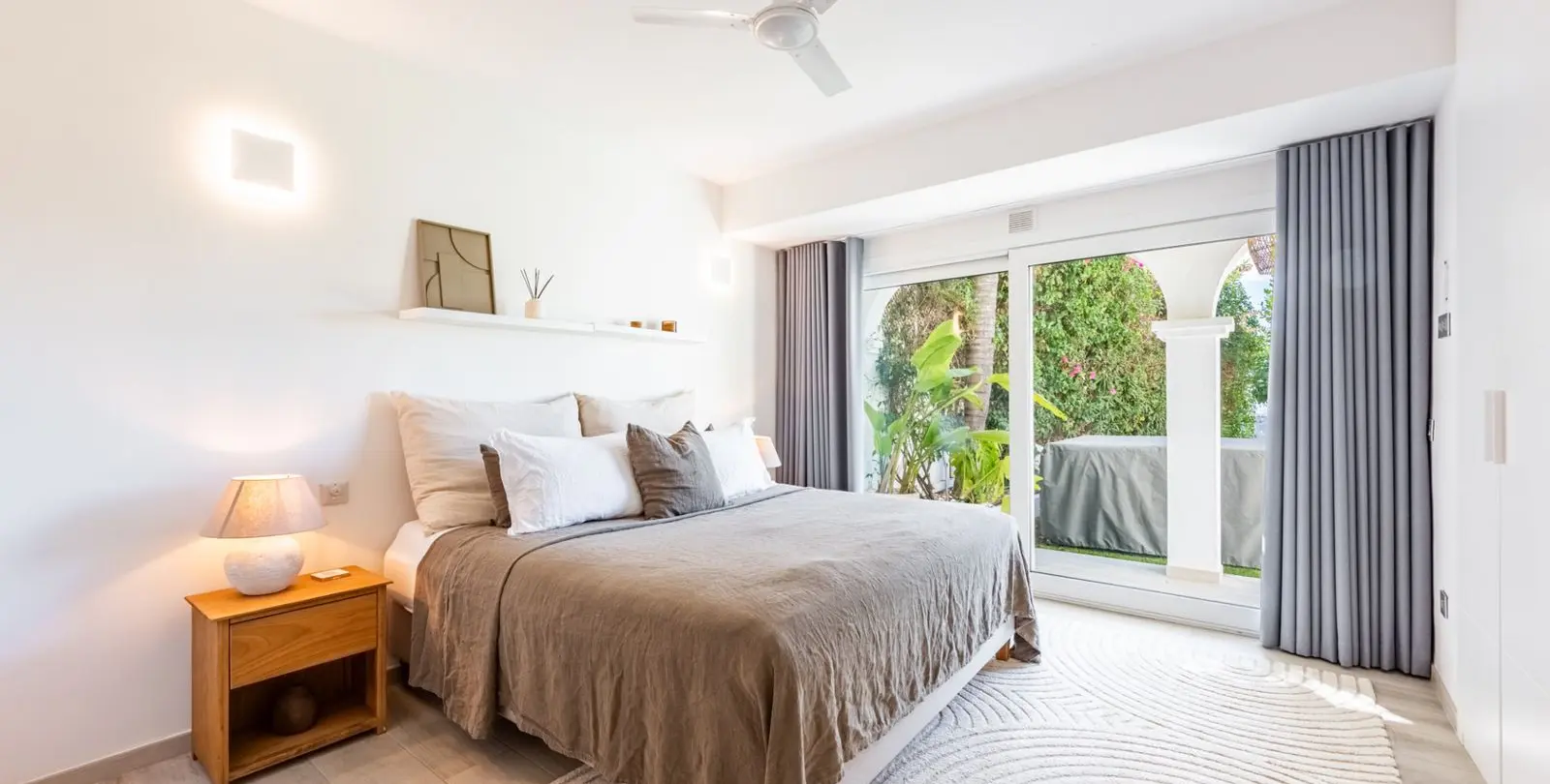 Venta de casa pareada en Istán 24