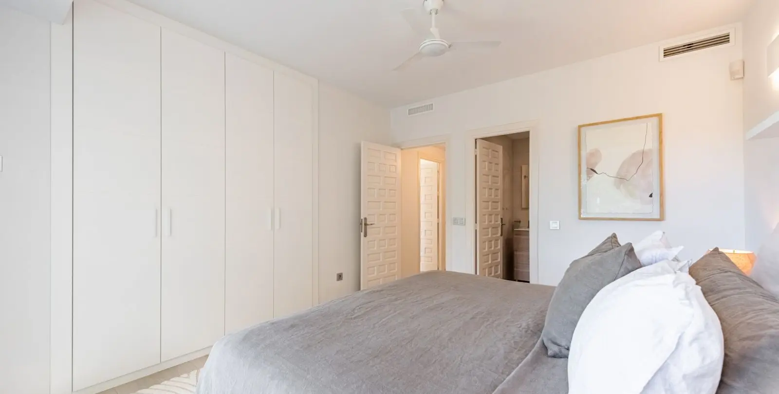Venta de casa pareada en Istán 25
