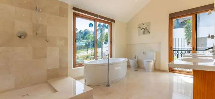 Sale of detached villa in La Cala Golf 4