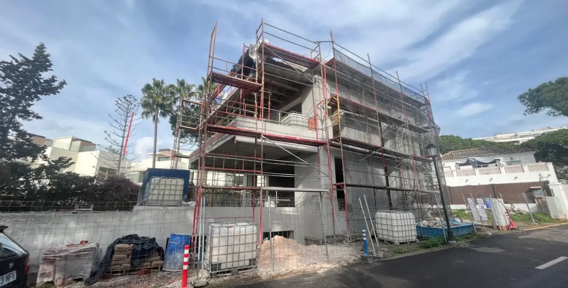 Sale of detached villa in Marbella 2