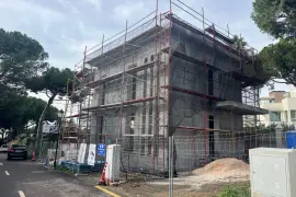Image 6 thumb