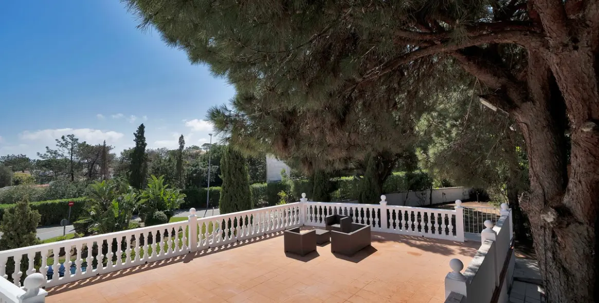 Sale of detached villa in Marbella 2