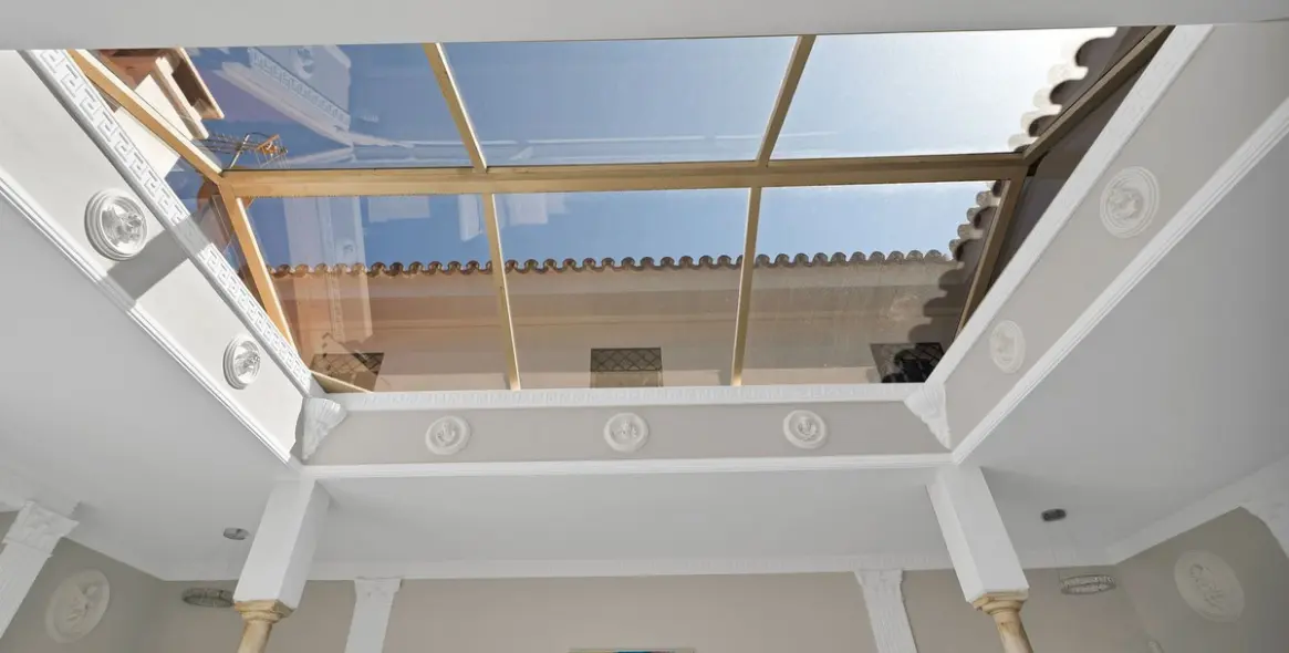Sale of detached villa in Marbella 8