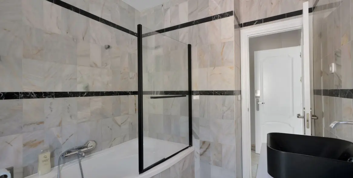 Sale of detached villa in Marbella 24