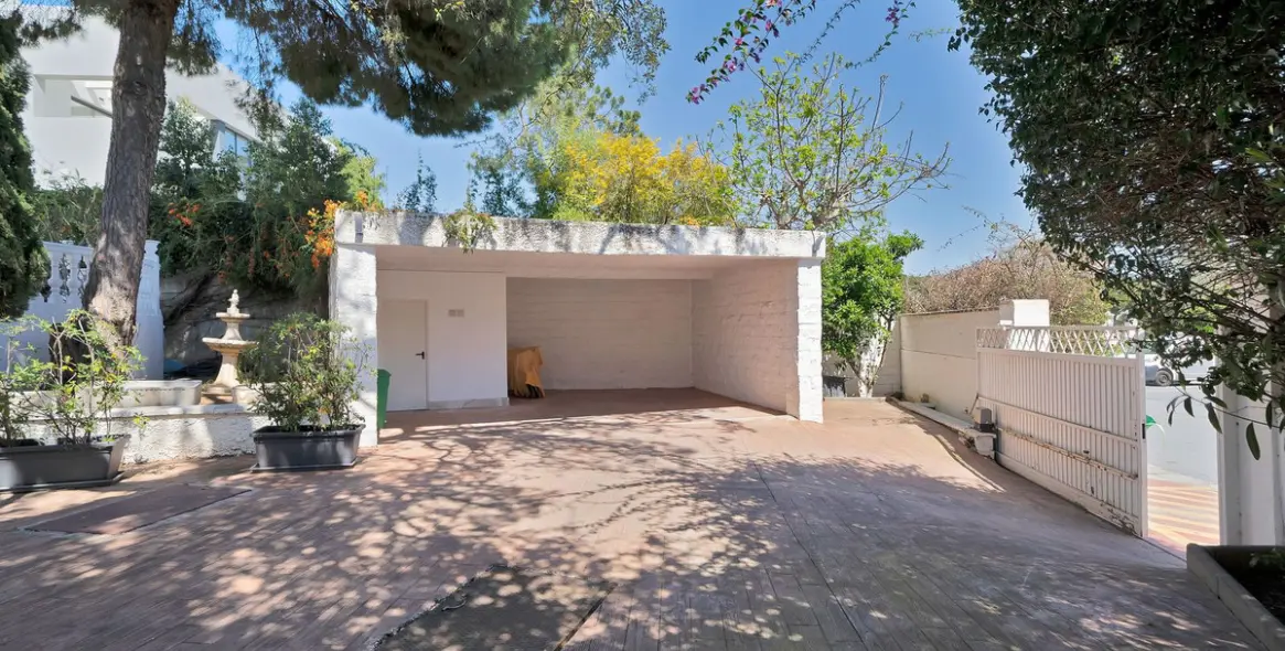 Sale of detached villa in Marbella 34