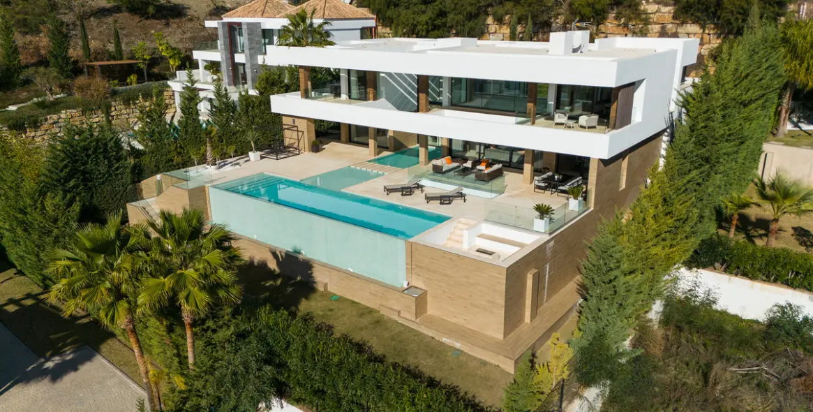 Sale of detached villa in Benahavís 1