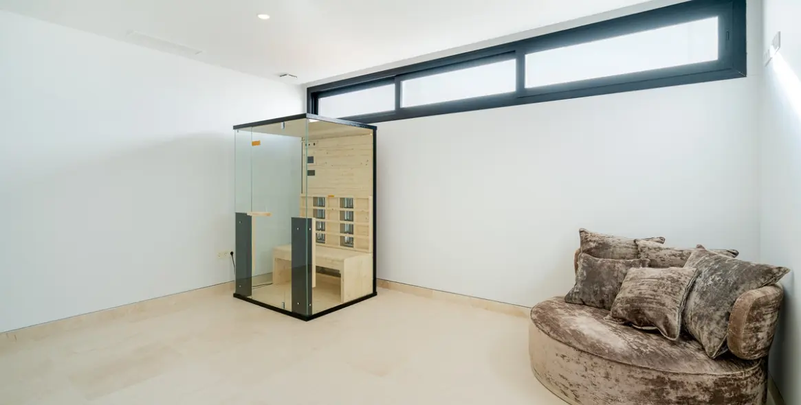 Sale of detached villa in Benahavís 46