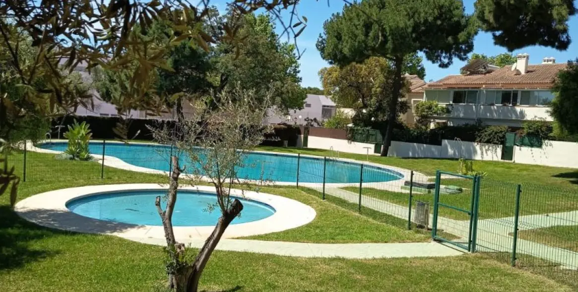 Долгосрочная аренда апартаментов на первом этаже в Marbella 15