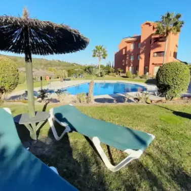 Alquiler a largo plazo de apartamento en planta baja en Estepona