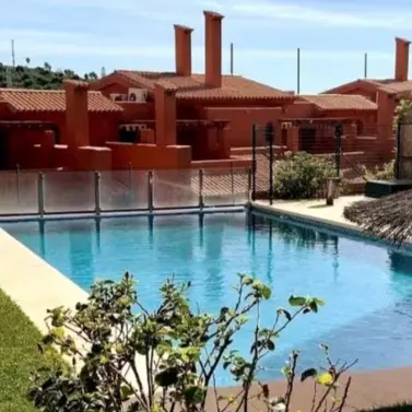 Alquiler a largo plazo de apartamento en planta baja en Estepona