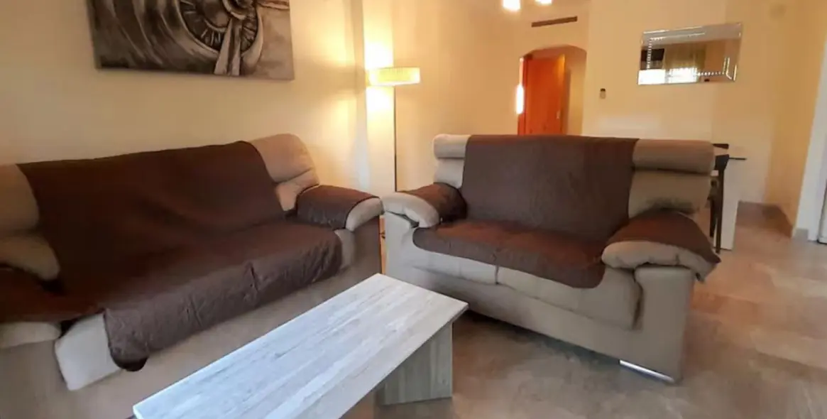 Alquiler a largo plazo de apartamento en planta baja en Estepona 5