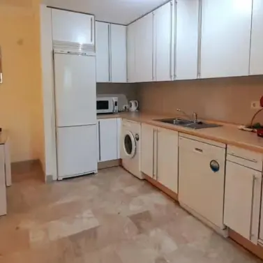 Alquiler a largo plazo de apartamento en planta baja en Estepona