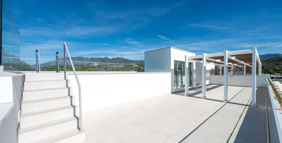Long-term rent of penthouse in Marbella 13