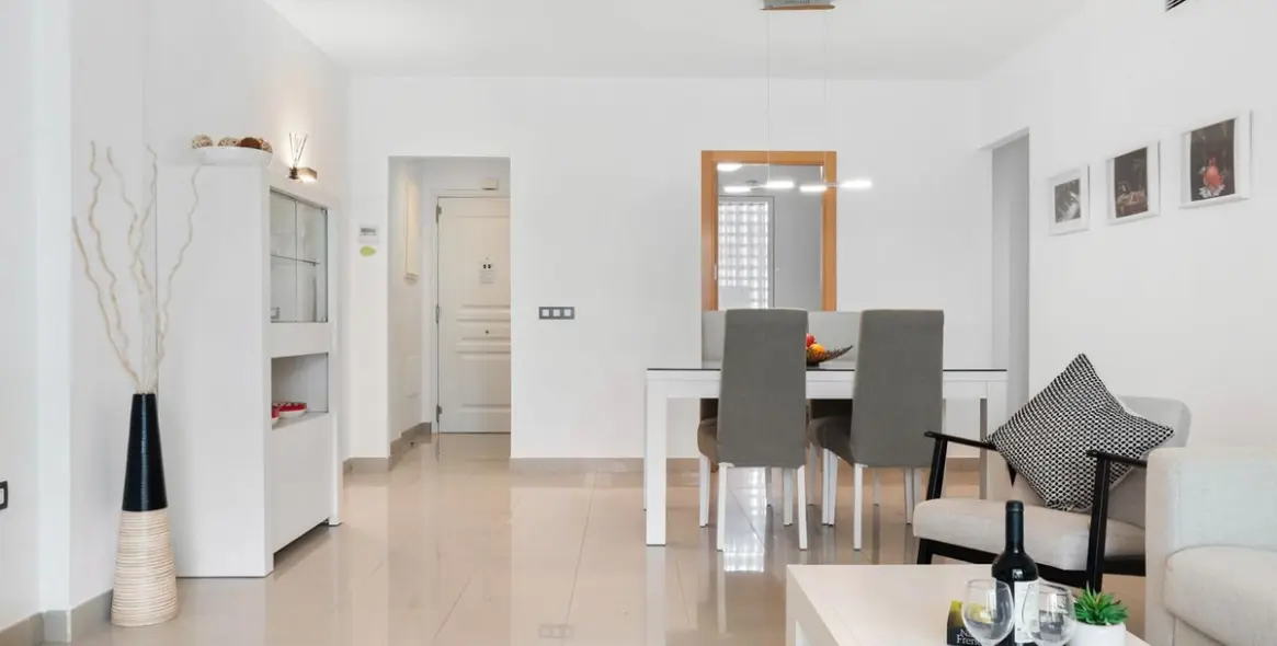 Sale of ground floor apartment in Estepona 4