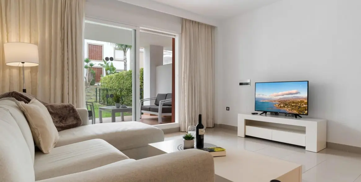 Sale of ground floor apartment in Estepona 5