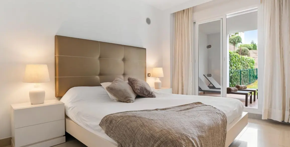 Sale of ground floor apartment in Estepona 7