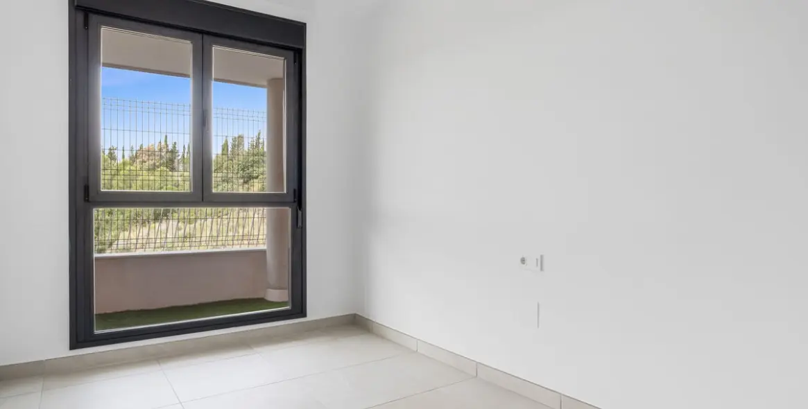 Sale of ground floor apartment in Mijas 10